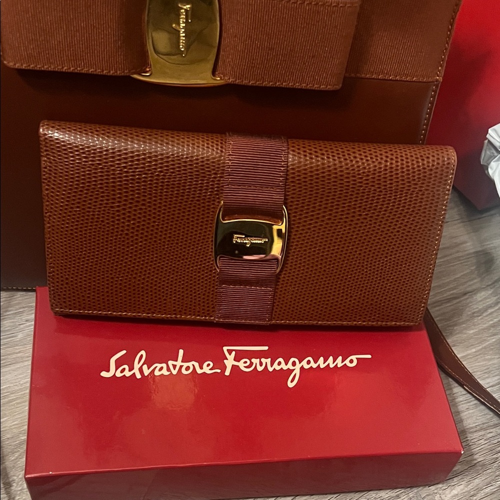 SOLD Two way pre-loved Salvatore Ferragamo Brown Leather with matching Wallet - Picture 12 of 16